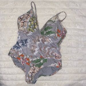 Fleur Silver Floral Mesh Inset Deep V-Neck One Piece Swimsuit Rachel Roy LARGE